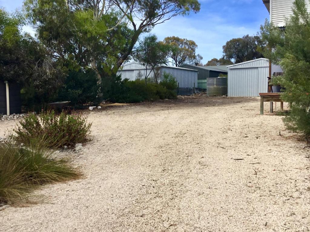 Samphire Beach House - thumb 1