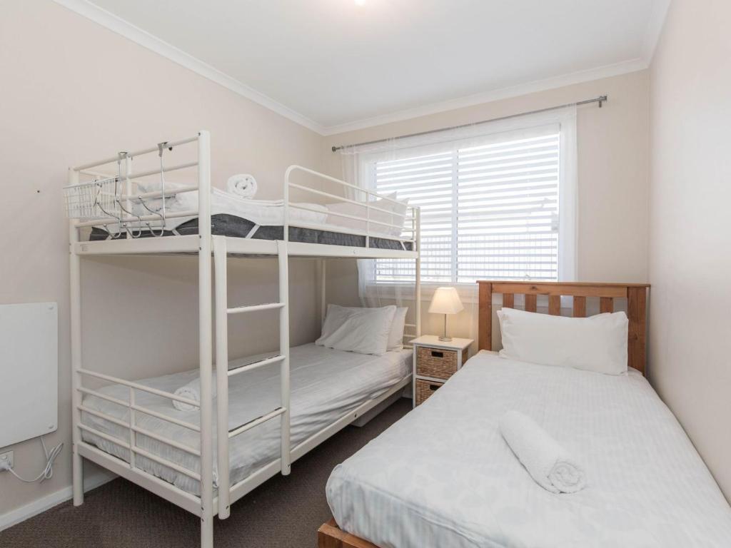 St Helenas 5 Twynam Street Jindabyne NSW 2627 - Accommodation NT 4