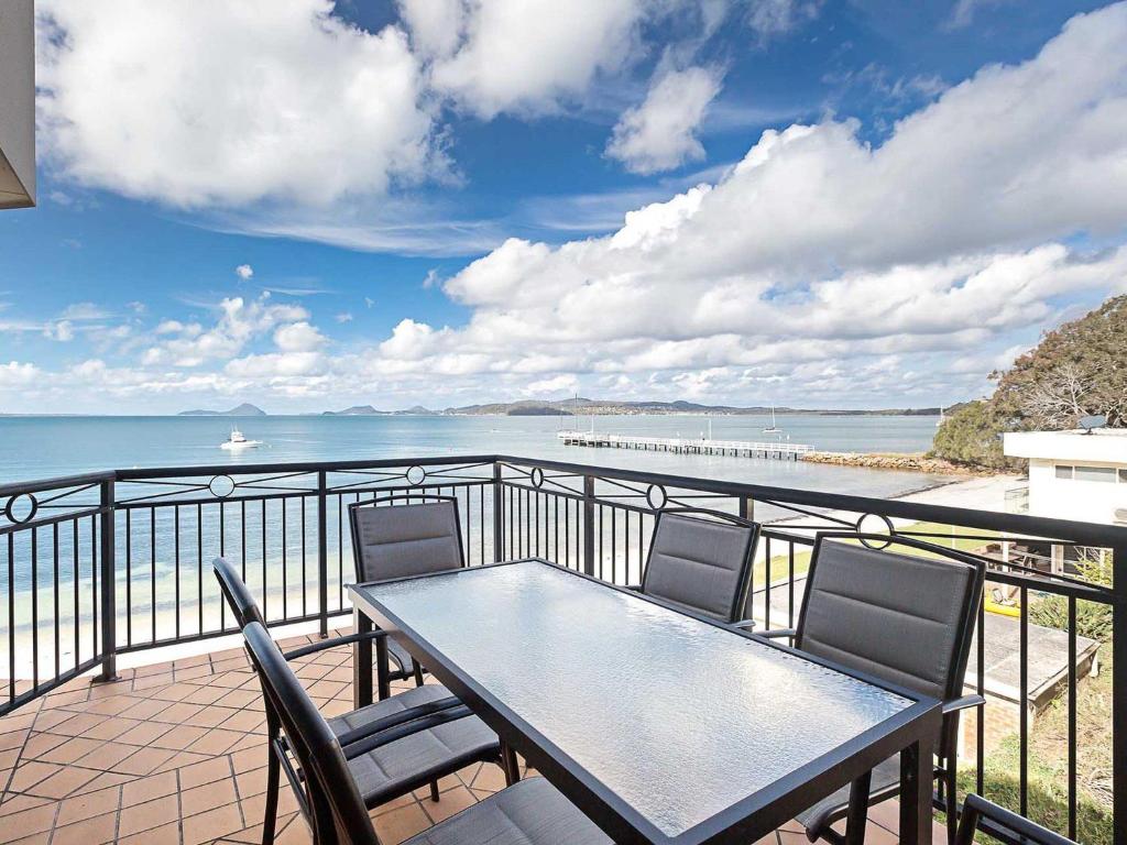 2 / 137 Soldiers Point Road Luxury Unit On The Waterfront With Aircon & Free Unlimited Wi Fi - Accommodation NT 6