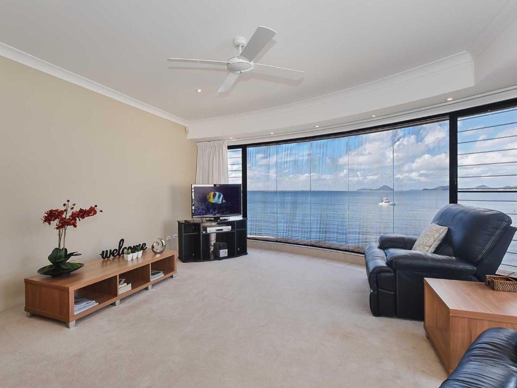 2 / 137 Soldiers Point Road Luxury Unit On The Waterfront With Aircon & Free Unlimited Wi Fi - thumb 2