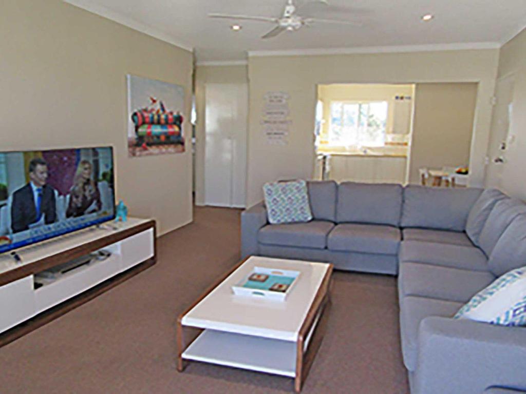 15 Kanangra 39 Soldiers Point Road Fantastic Unit Right On The Water - thumb 3