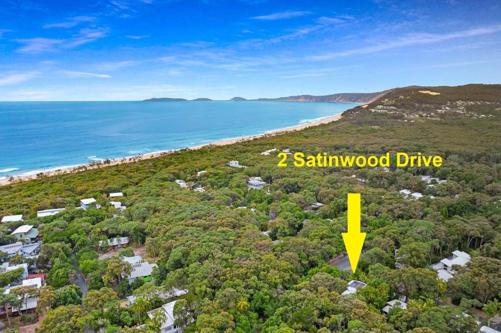 2 Satinwood Drive Rainbow Shores Executive Level Beach House Pool Walk To Beach - thumb 3
