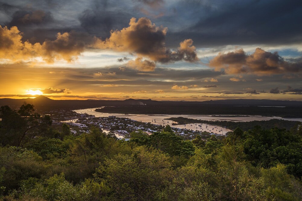 Footsteps To The Heart Of Noosa And A View! - Accommodation NT 6