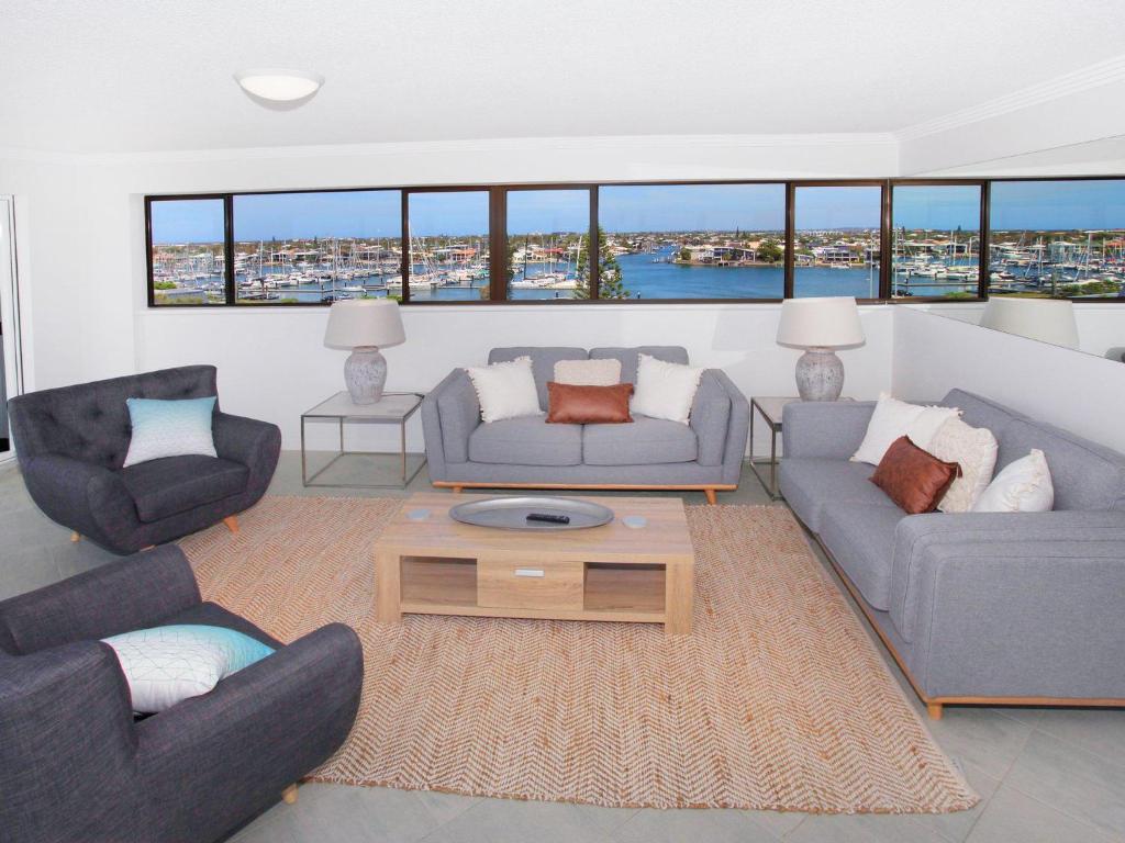 Parkyn Place 7 3 BDRM Oceanview Apt On Mooloolaba Spit - Accommodation NT 5
