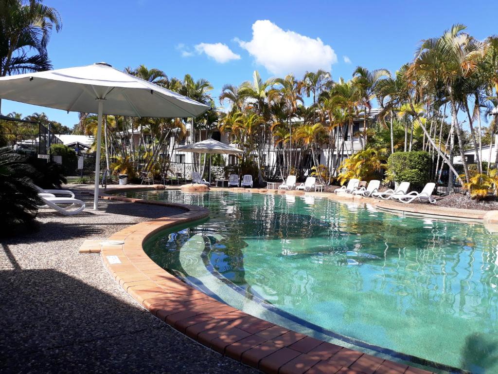 Immaculate 1 Bedroom Resort Holiday Unit Near Noosa River - Accommodation NT 1