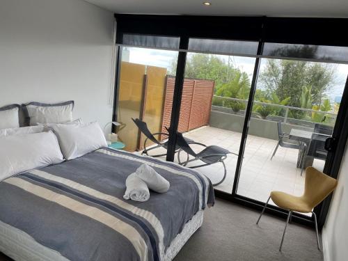 LORNE CHALET APARTMENT 36 Central Location - Accommodation NT 4