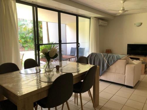 Baden 42 Rainbow Shores Ground Floor Unit Air Conditioned Overlooking Outdoor Spa - thumb 2