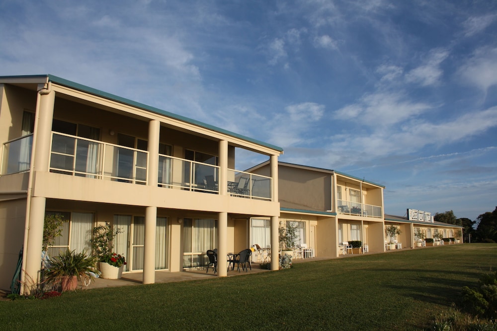 Lakeview Motel & Apartments - thumb 0