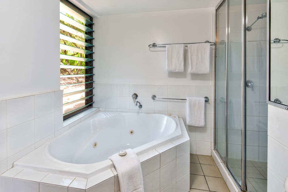 Oasis 1 Hamilton Island 2 Bedroom Apartment In Central Location With Golf Buggy - thumb 5
