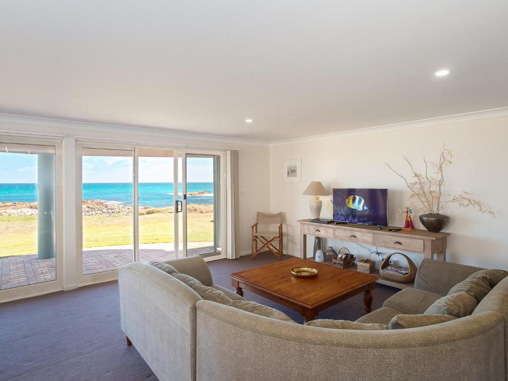 The Whale Watcher 1 / 6 Birubi Lane Waterfront Unit With Stunning Views Level Access - thumb 1
