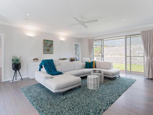 Iluka 46 Soldiers Point Rd Stunning Air Conditioned House With WIFI & Water Views - thumb 5
