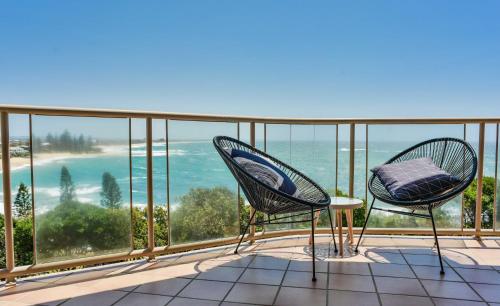 Ocean Front Moffat Beach Private Rooftop Terrace Walk To Cafes Restaurants - thumb 0