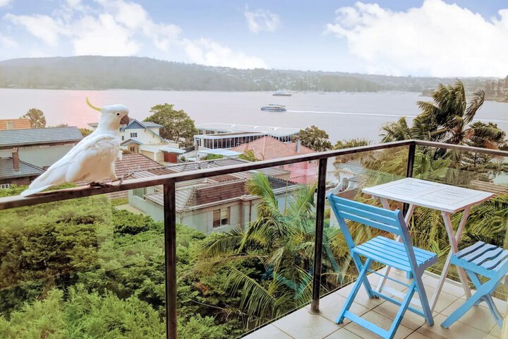 Gorgeous 2 Bedroom Apartment With Panoramic Views - thumb 2