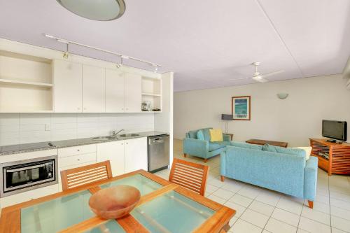 Baden 61 Rainbow Shores Air Conditioned Unit Walk To Beach Pool Tennis Court - thumb 0