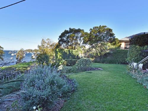 Wangi Waterfront Delight 4br Waterfront Reserve Home - thumb 2