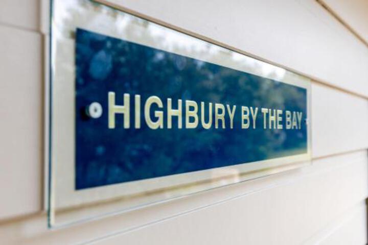 Highbury By The Bay - thumb 1