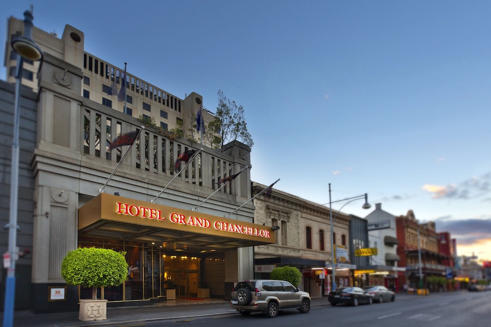 Holiday Inn Adelaide - thumb 0