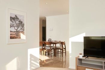 Chic Modern & Designer Apartment - thumb 1