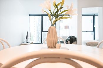 Designer CBD Apartment With Infinity Pool - thumb 5