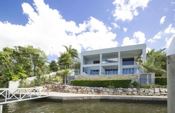 Gold Coast Luxury Waterfront House - thumb 0