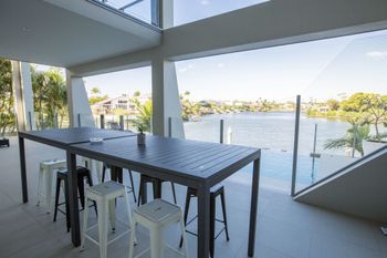 Gold Coast Luxury Waterfront House - thumb 1