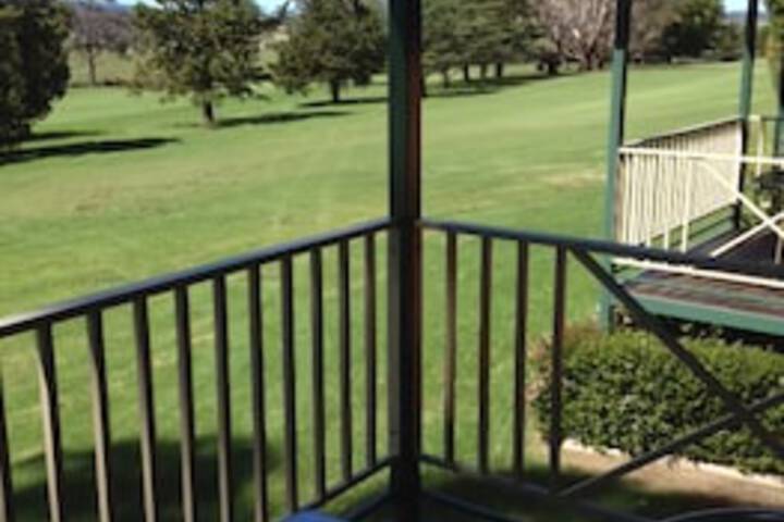 Tenterfield Golf Club Fairways Lodge - thumb 1