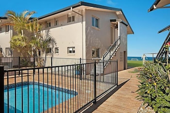 Lennox Head Beachfront Apartments - Accommodation Ballina