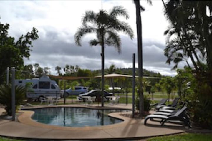 Dunk Island View Caravan Park - Palm Beach Accommodation