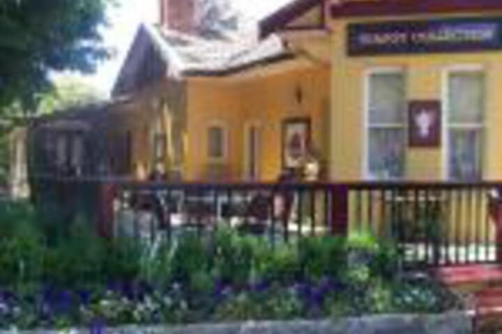 Bygone Beautys Cottages - Goulburn Accommodation