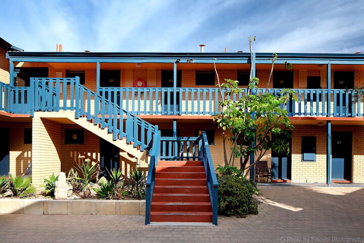 Lancelin Beach Hotel - thumb 3
