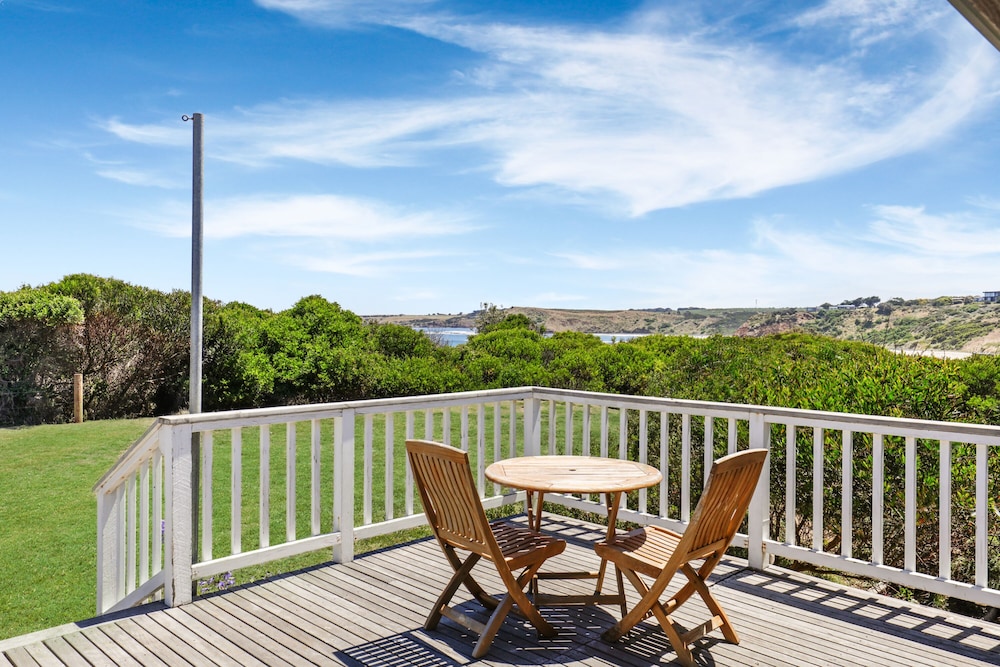 Clifftop Boutique Accommodation - thumb 0