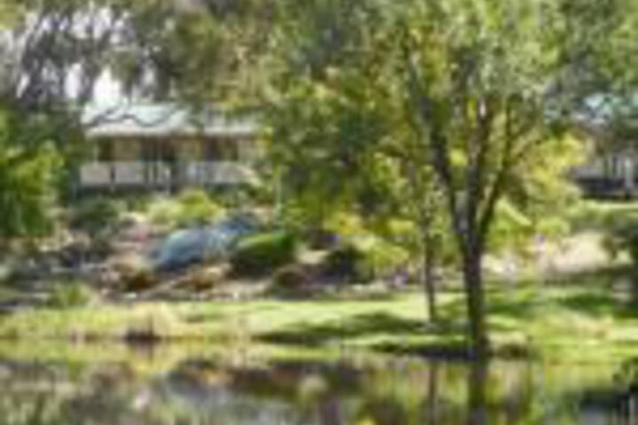 Granite Gardens Cottages & Lake Retreat - thumb 0