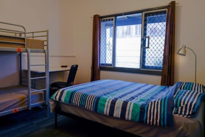 Haus Accommodation - Hostel - Carnarvon Accommodation