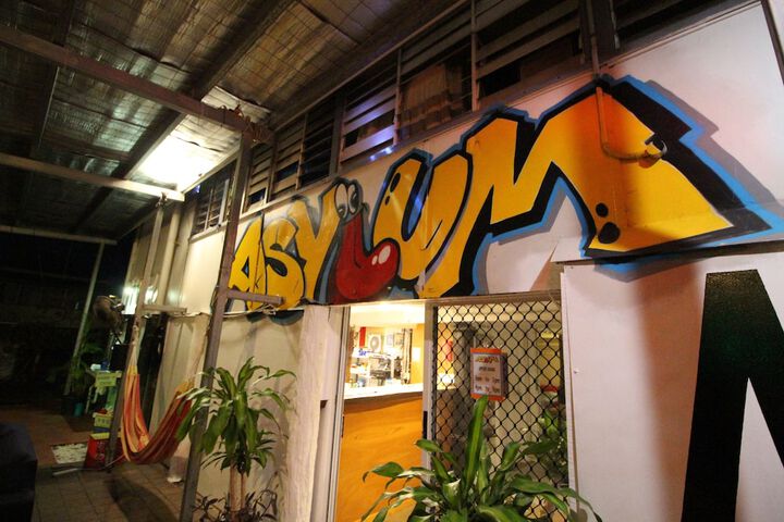 Asylum Cairns Hostel - thumb 2