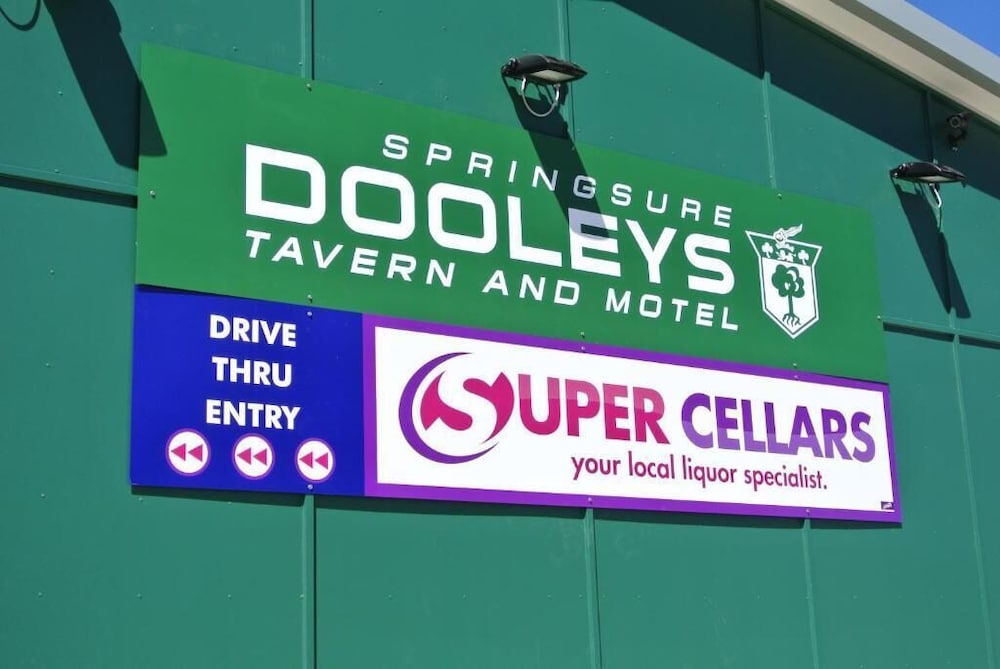Dooleys Springsure Tavern And Motel - thumb 0