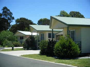 Pepper Tree Cabins - Palm Beach Accommodation