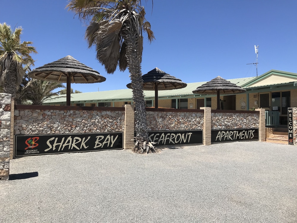 Shark Bay Seafront Apartments - thumb 0