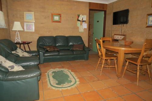 Bentwood Olive Grove Accommodation - thumb 5