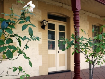 Greenock's Old Telegraph Station - thumb 1