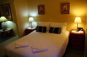 Curtis Cottage - Accommodation in Surfers Paradise