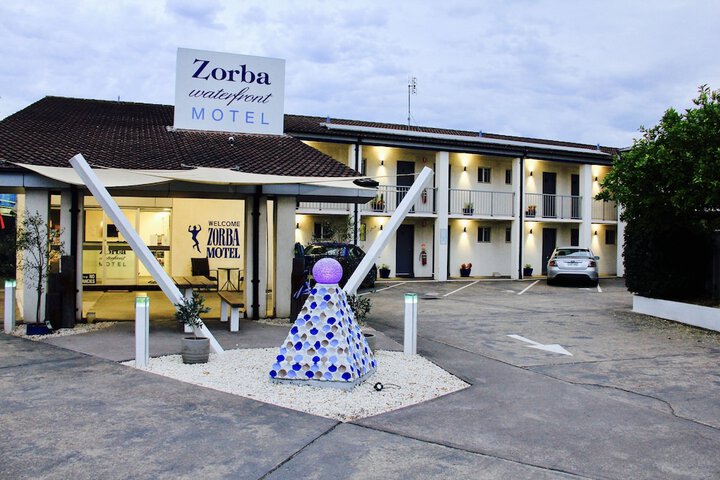 Zorba Motel - thumb 4
