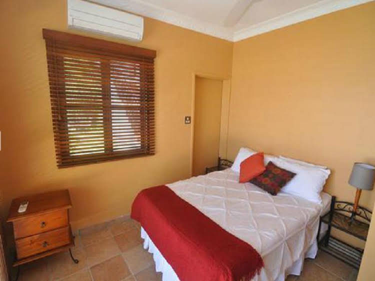 A Villa Gail - Bundaberg Accommodation