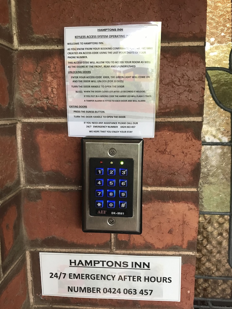 Hamptons Inn - thumb 1