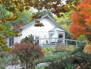 Woolrich Historic Garden Cottage - thumb 0