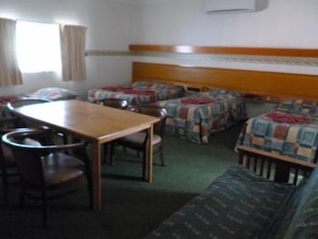Landsborough Lodge Motel - thumb 2