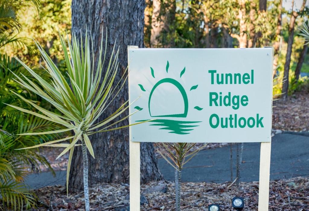 Tunnel Ridge Outlook - thumb 3