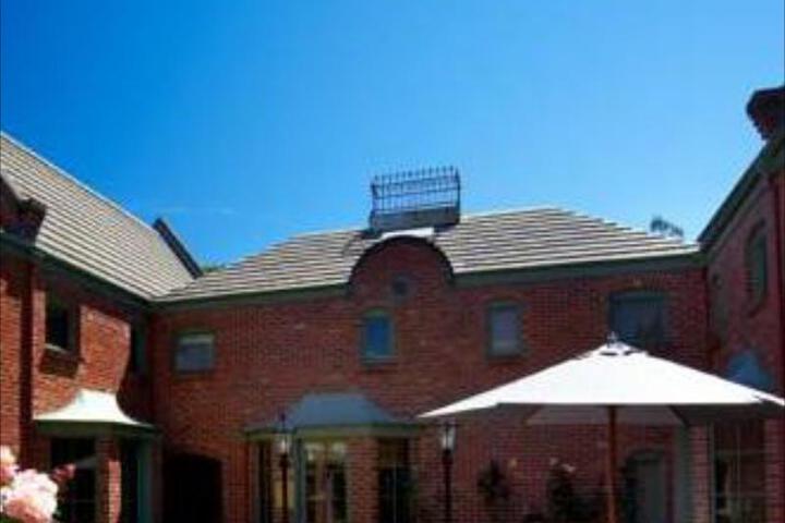 Ballarat Mews Serviced Apartments - thumb 3